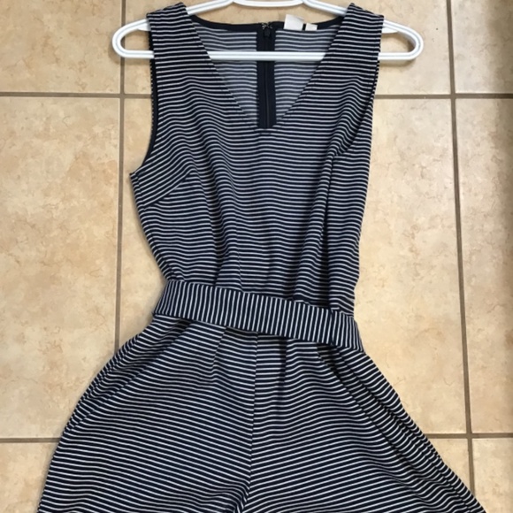 Striped Gap Romper with Pockets - Picture 1 of 4